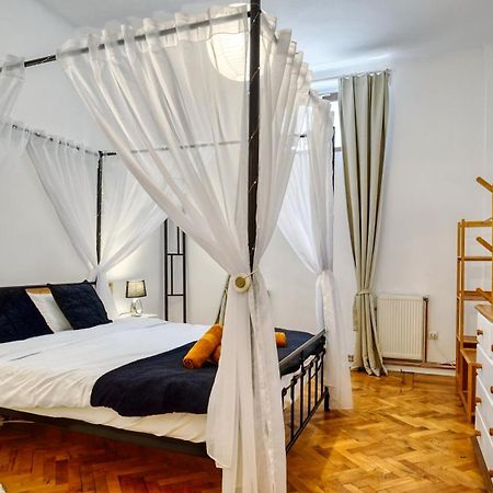 Intimo Oldtown Romantic Apartment Braszów Zewnętrze zdjęcie