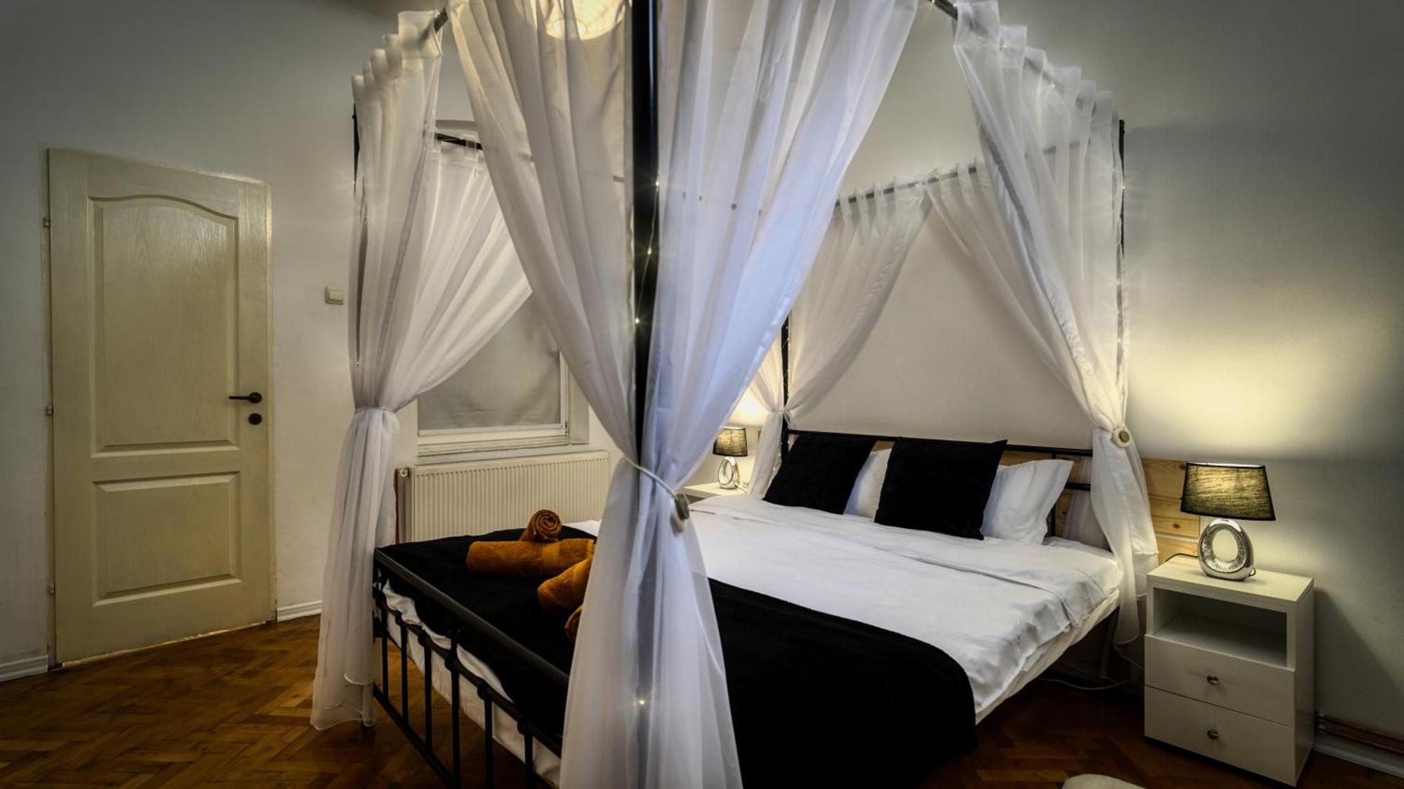 Intimo Oldtown Romantic Apartment Braszów Zewnętrze zdjęcie