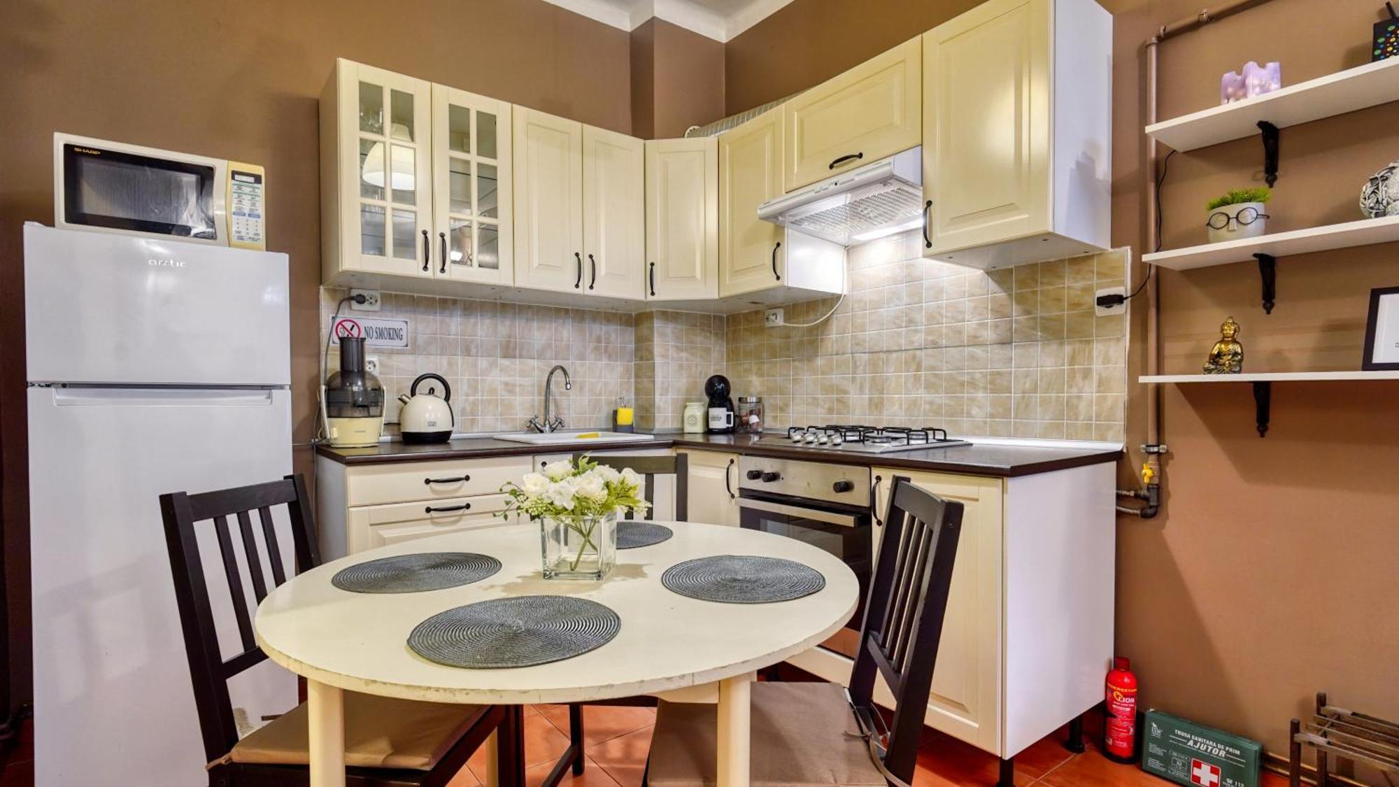 Intimo Oldtown Romantic Apartment Braszów Zewnętrze zdjęcie